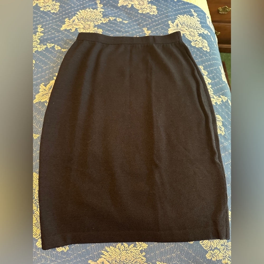 St John Elegant Navy Blue Women's Skirt - Picture 2 of 5